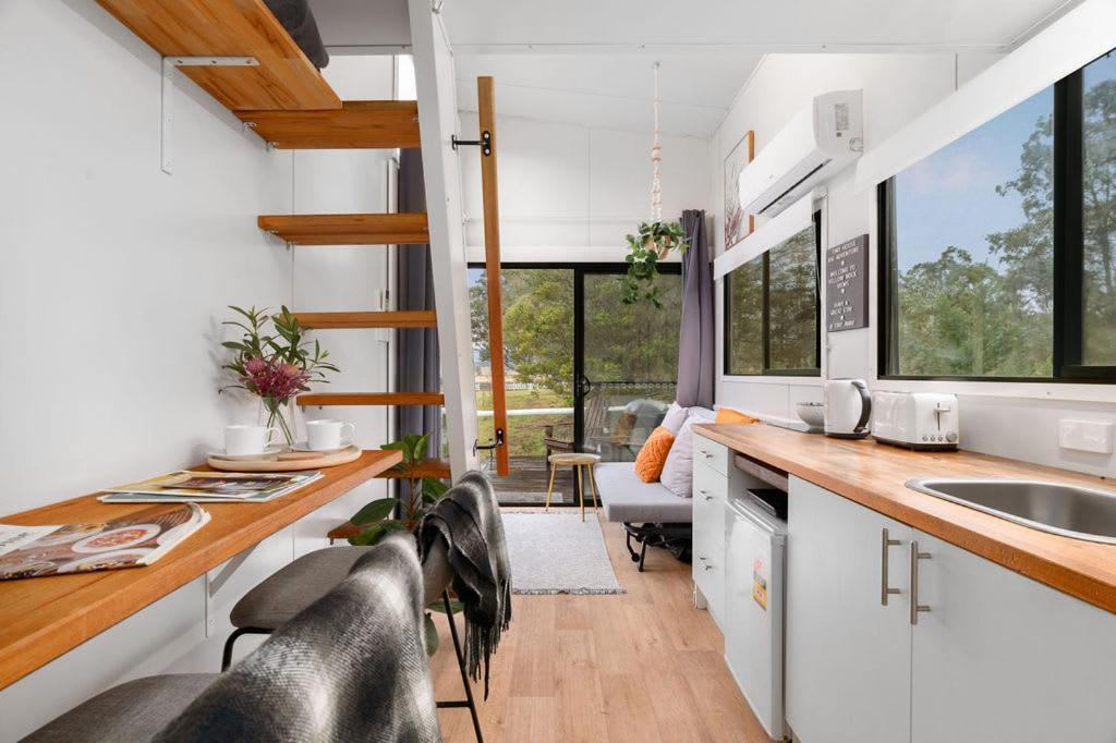 Yellow Rock Views By Tiny Away Broke Exterior photo