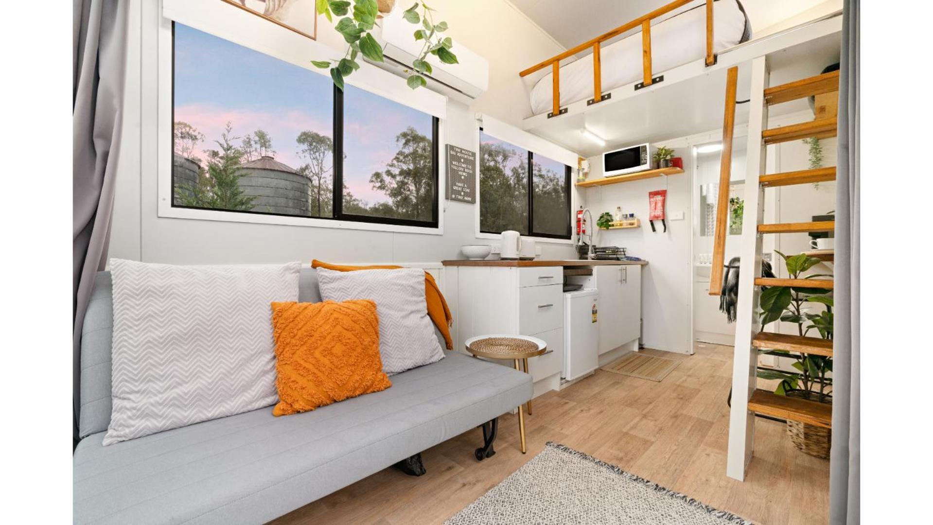 Yellow Rock Views By Tiny Away Broke Exterior photo